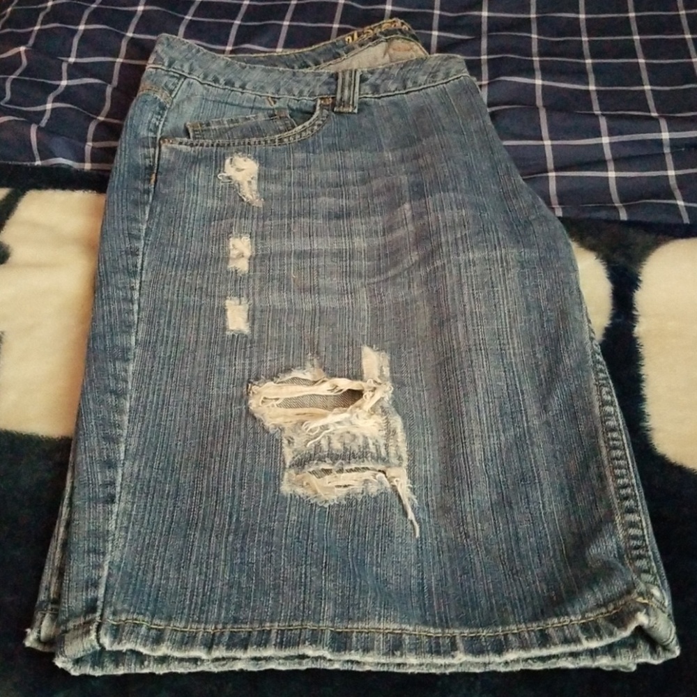 U.S. Polo Ripped Denim Shorts - Picture 4 of 6